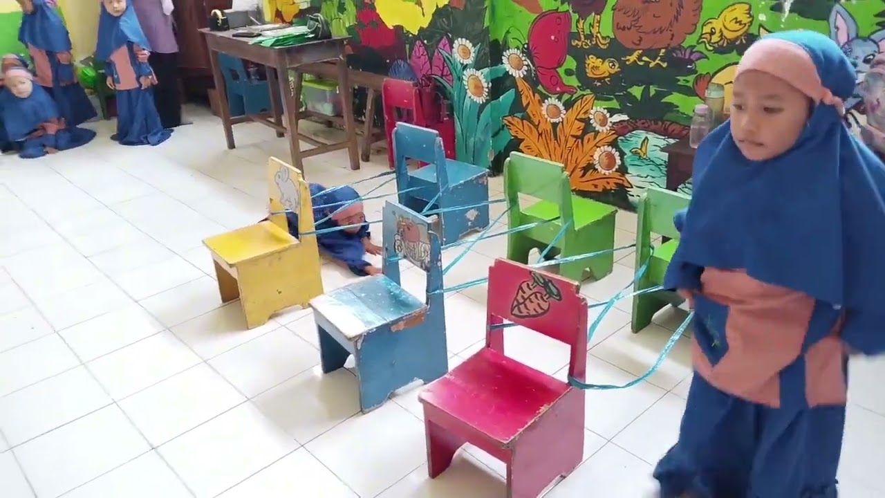 TENTARA | ANAK LATIHAN SEDERHANA UNTUK MENYELESAIKAN MISI (MENULIS HIJAIYAH DI BENDERA) |