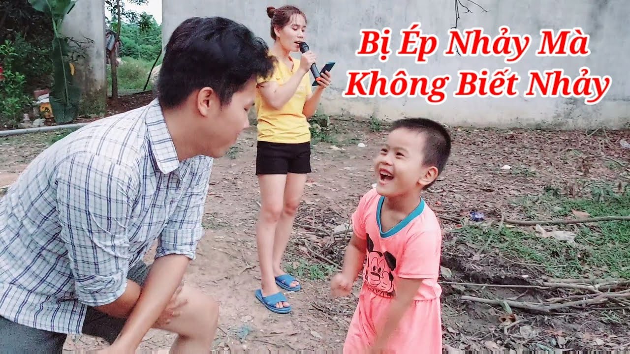 Vũ Duy Long Bị Ép 2 Cha Con Nhảy Cho Mẹ Hát hình Ảnh... - youtube
