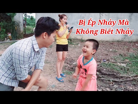 Video Vũ Duy Long Bị Ép 2 Cha Con Nhảy Cho Mẹ Hát hình Ảnh... - youtube