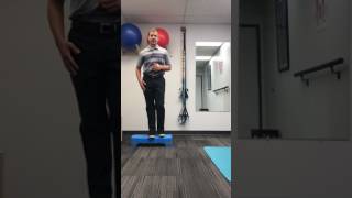 Celebrity Step-Down Exercise For Runner's Knee & IT Band Syndrome Profile