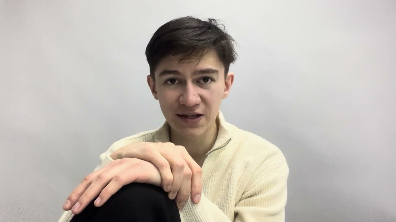 Ты вставил вилку в розетку и ждешь, когда пойдет мультик. Мультик будет коротким.