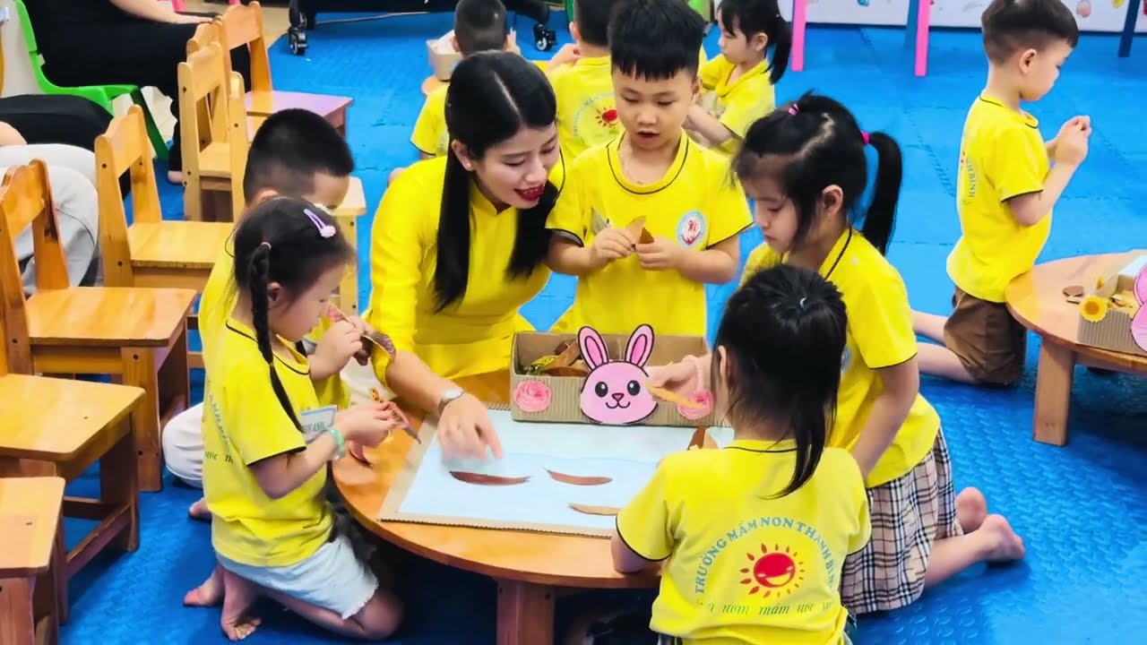 Tiết dạy: Xé dán thuyền trên biển (đề tài) Trẻ 4-5 tuổi