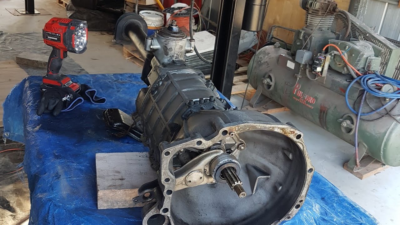 Alfa Romeo hydraulic clutch release bearing replacement