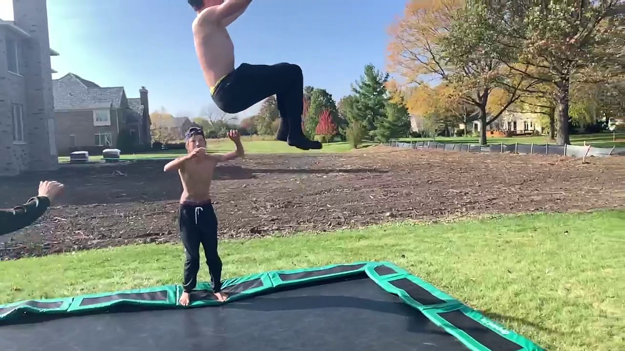 Ankle injury ON TRAMPOLINE *BREAKS FOOT* WARNING YouTube