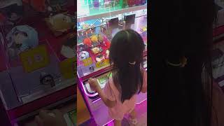 Kim's Epic First Claw Machine Win!  #games #shorts