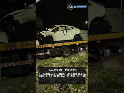 Video SI SCHIANTA CONTRO UN PALO DELLA LUCE E SI RIBALTA: 31ENNE FERITO | 27/04/2026