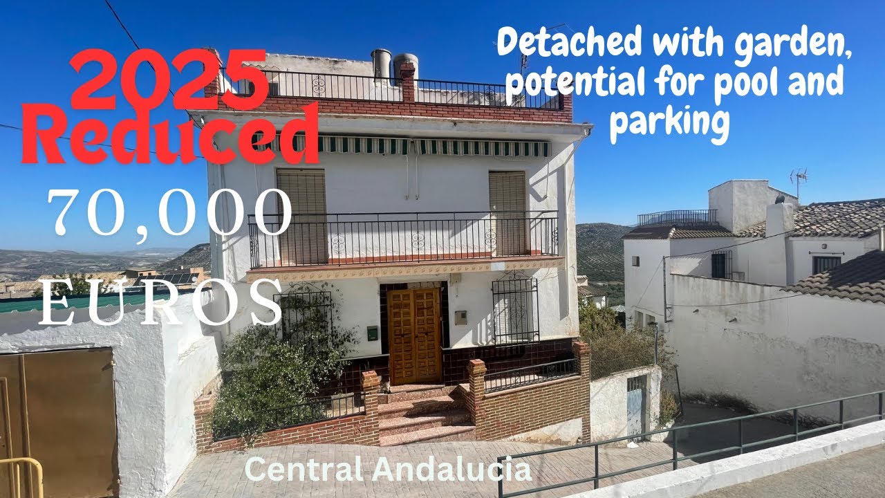 Недвижимость в Испании. 3 спальни, сад, виды, огромный подвал, терраса на крыше. 75 000 евро.