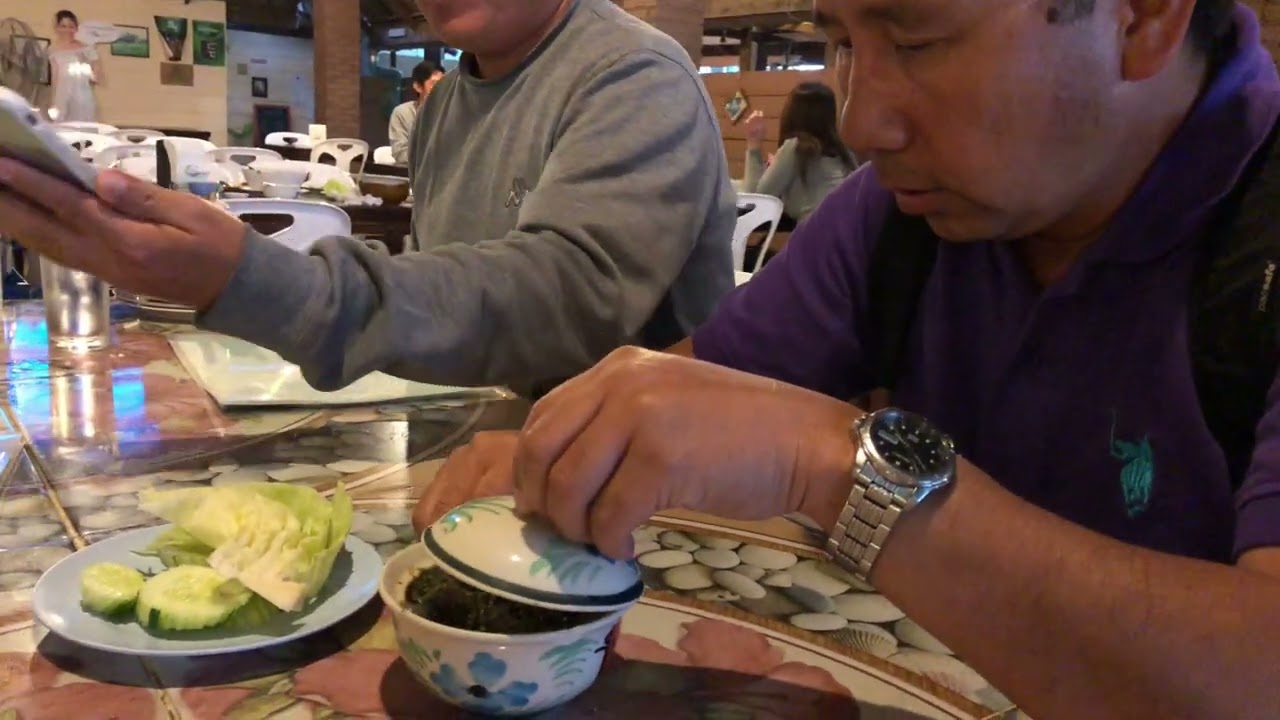 At the Hmong Village, Thailand.  Dec 2017.  Mus saib ntxawm Ntxoovpov nkawd cov neej tsa