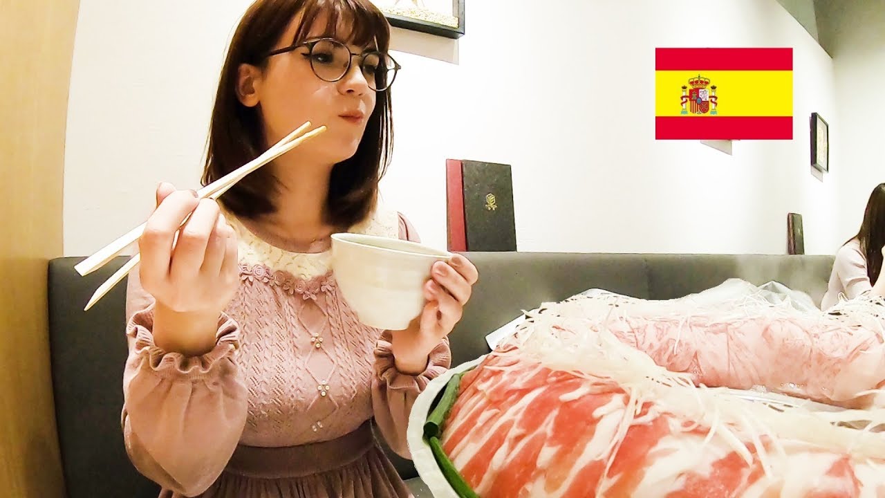 スペイン人美女と和牛しゃぶしゃぶ 寒い時期に最高の日本食 Reaction To Wagyu Shabushabu Youtube