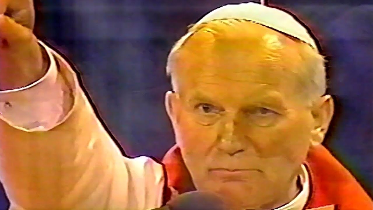 Papa Juan Pablo II en el Estadio Nacional, 1987. (Transmisión Canal 13 ...
