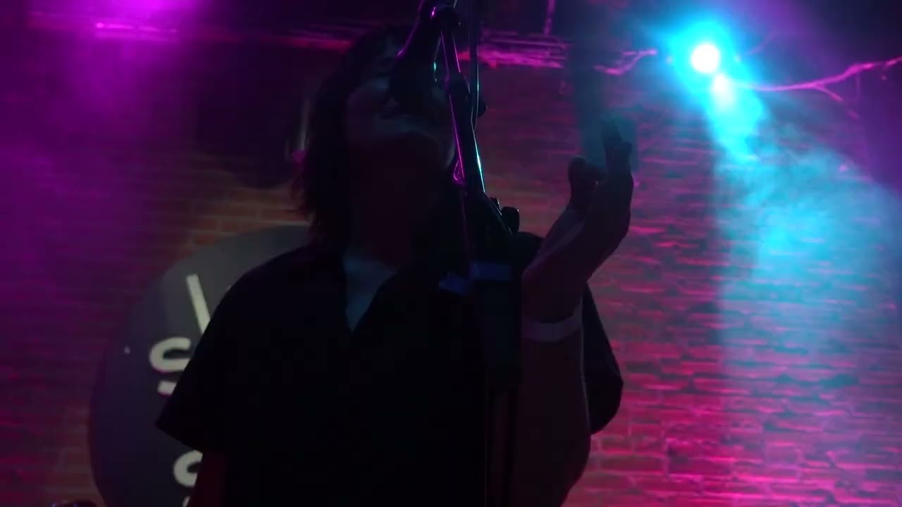 "Land: Horses", Jen Cloher (Patti Smith Cover) - Paris, Juin 2023