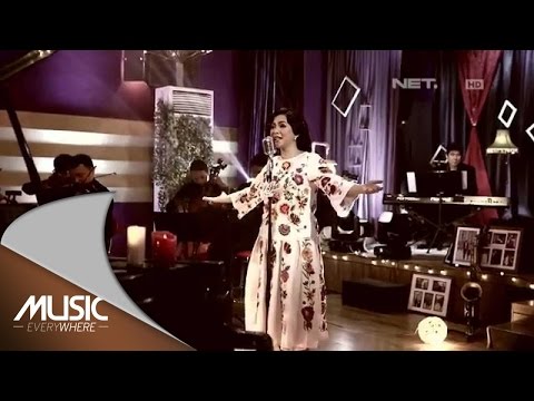 Tonight Show - Addie M S and Memes Performance - Pesawatku