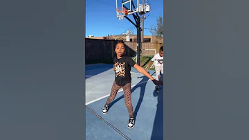 She Be Tweakin 