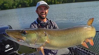 Boatside Beast Musky We SHOULDN'T Have Caught!!