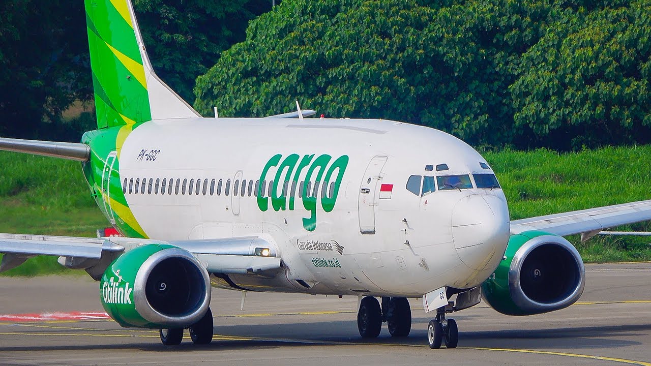 👉 ✈ Watching Plane Takeoffs & Landings | Planespotting at Soekarno Hatta Int’l Airport Jakarta🇮🇩