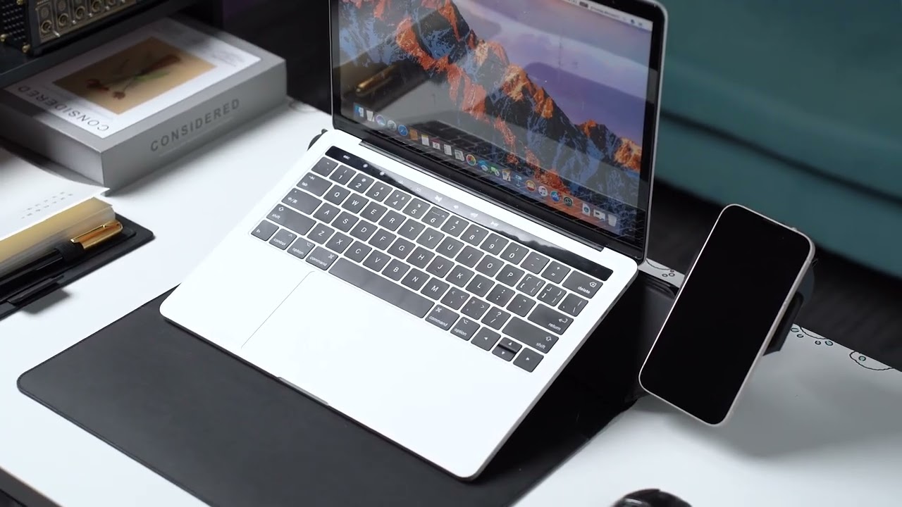 AirQ Series Wireless Charging Sleeve for 13.6-14.2 inch Laptop/15-16 inch Laptop