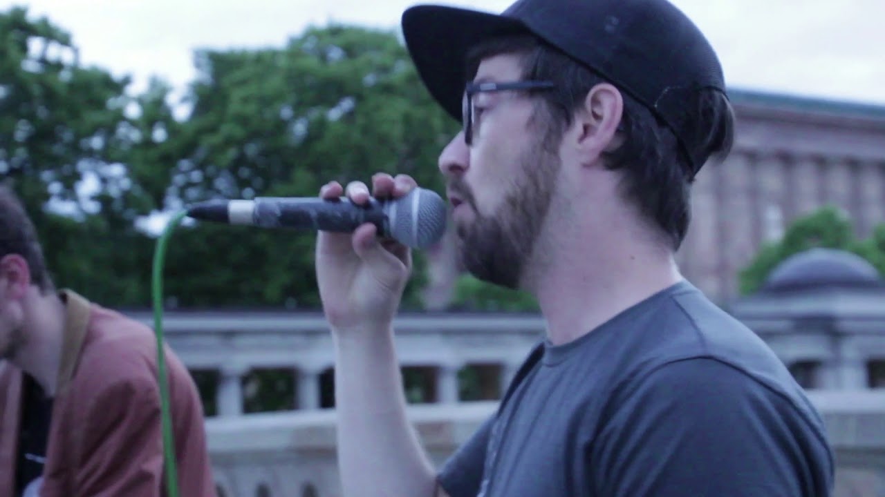 Thomas Krüger & Krogmann. – „Bevor wir vor die Hunde gehn“ (Berlin Street Piano)