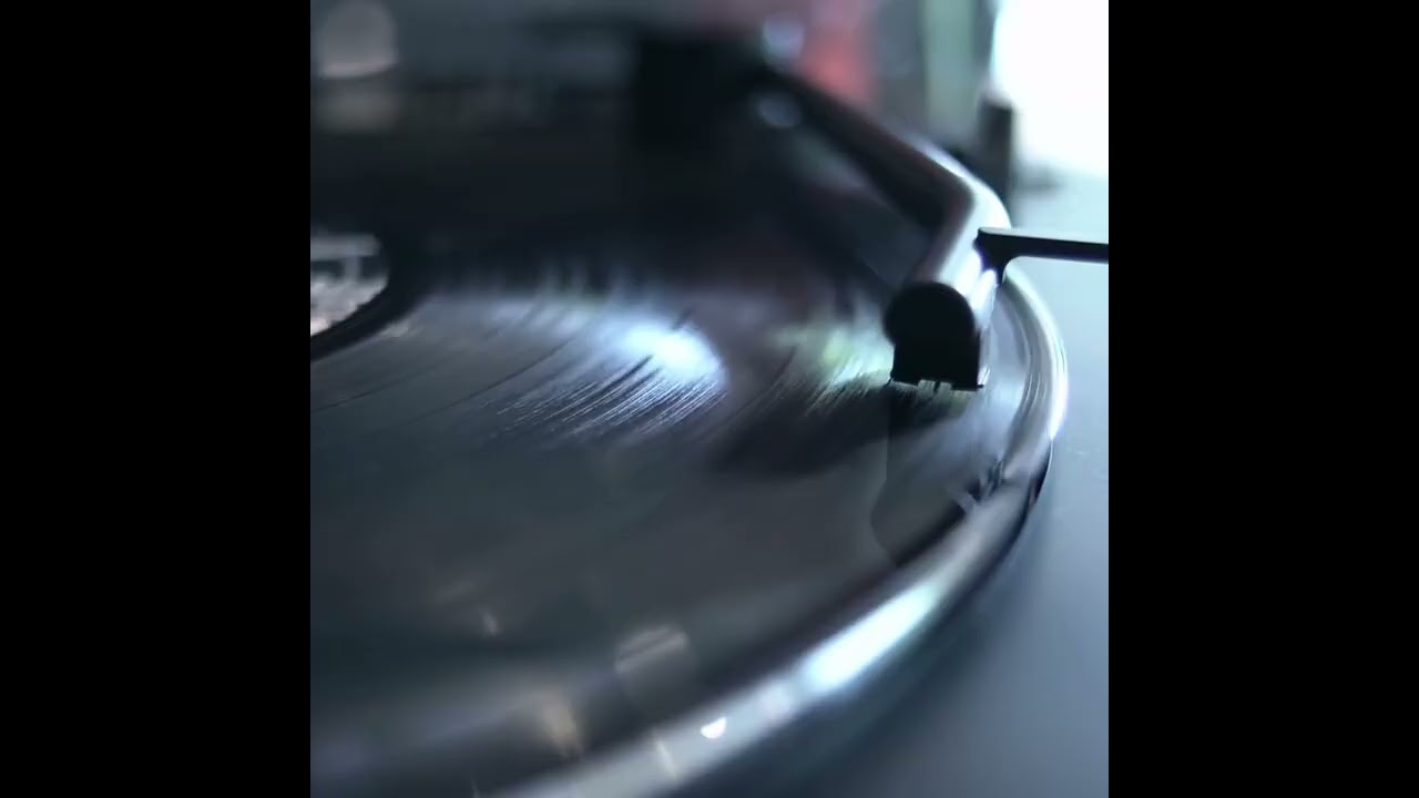 Сонце торкається фіранок