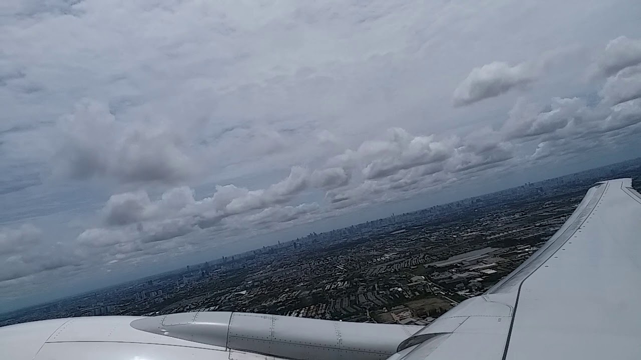 Taking off at Suvarnabhumi Airport - YouTube