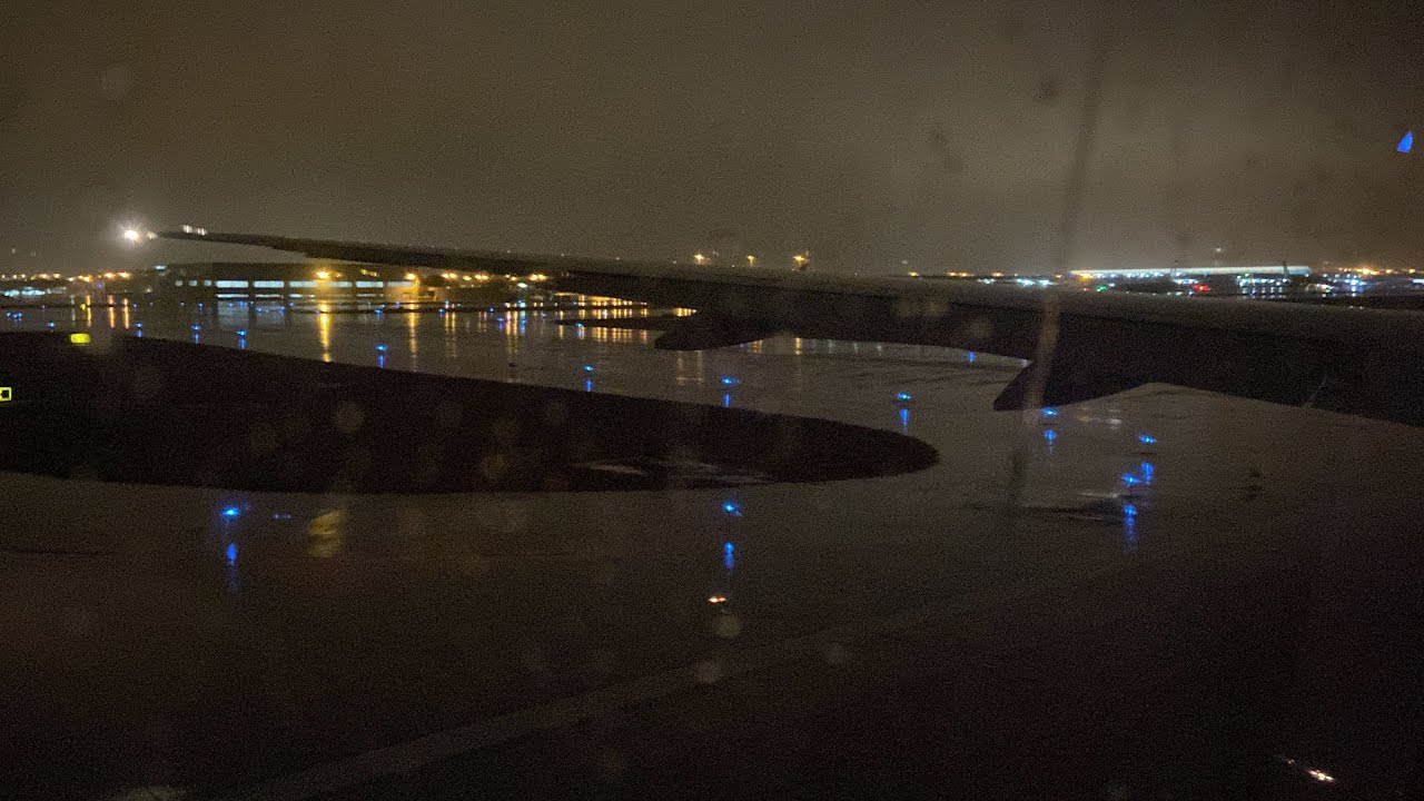 United Airlines Boeing 777-300ER Rainy and Turbulent Takeoff from Washington DC (IAD)