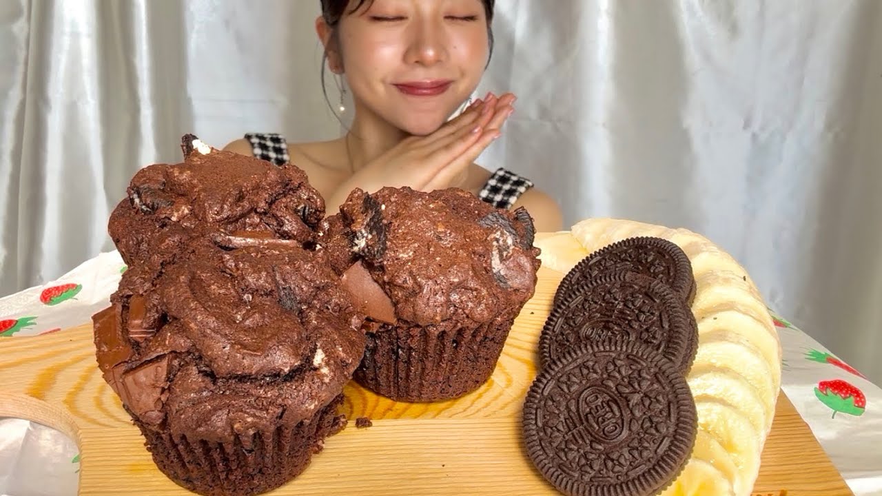 【ASMR/咀嚼音】チョコレートマフィンを食べる動画〜いつのまにか季節が巡っている...🍂〜【eatingsounds】