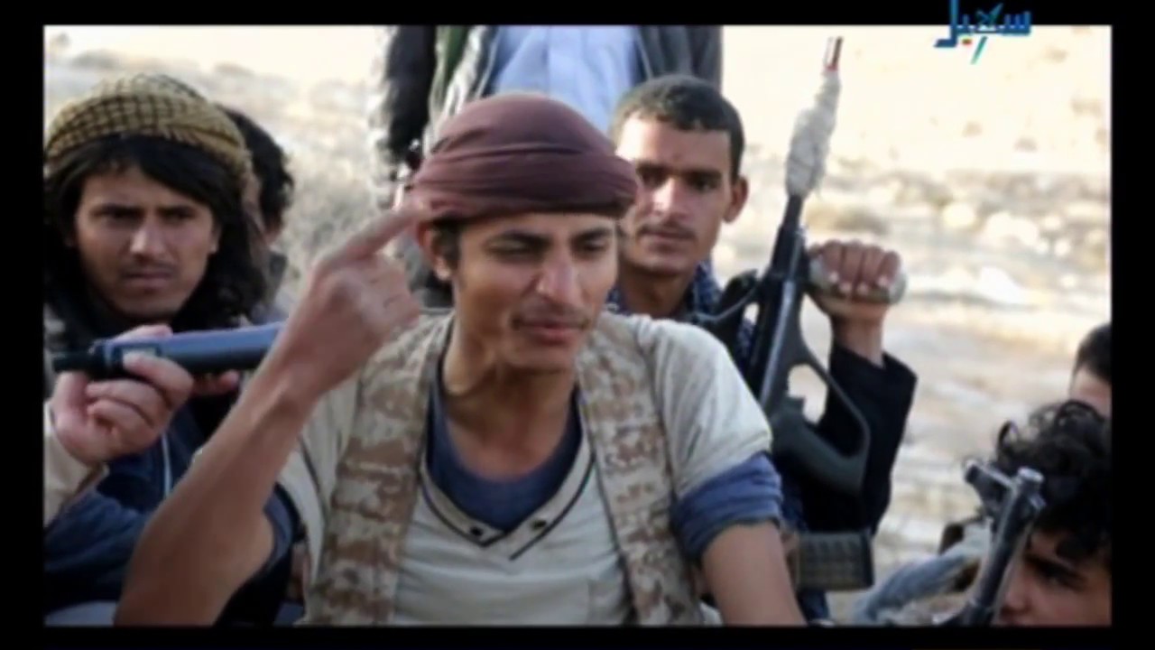 صيدلي يرمي الحوثيين بالسهام