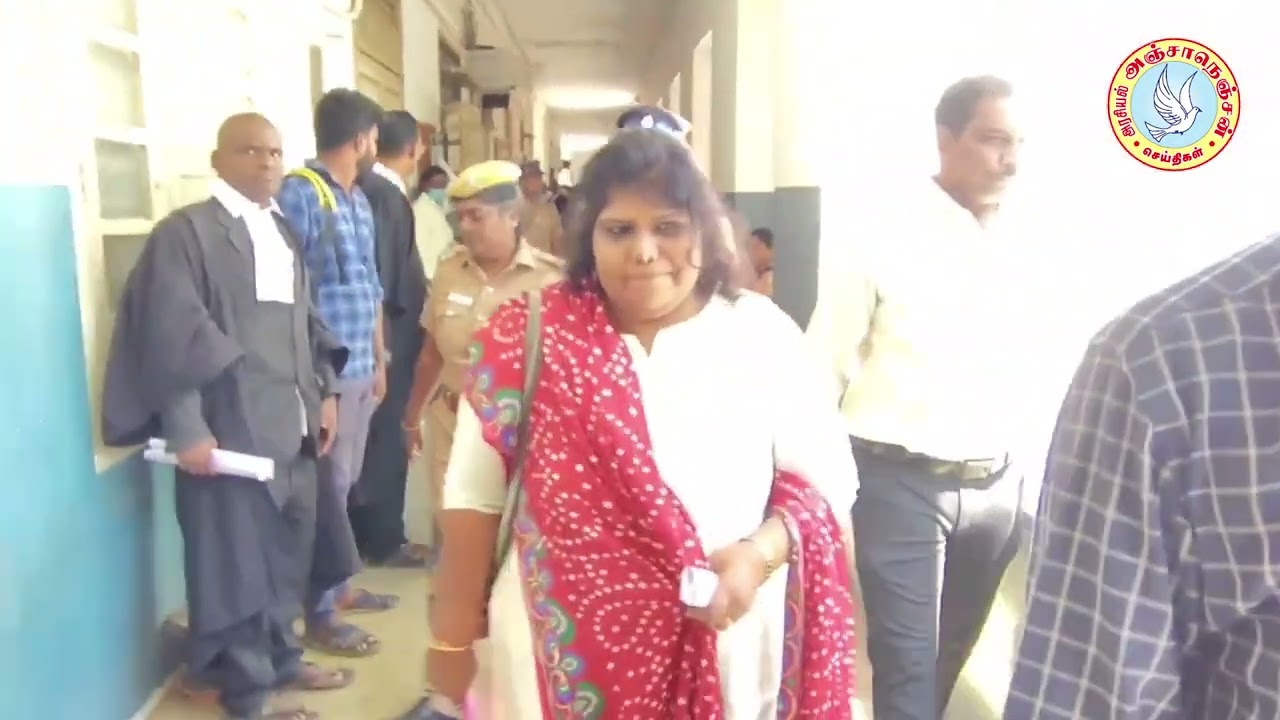 மடப்புரம் அஜித் குமார் கொலை வழக்கு -  மதுரை மாவட்ட  நீதிமன்றத்திற்கு நிகிதா வருகை