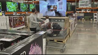 Experts say consumers shouldn't panic over recession talk