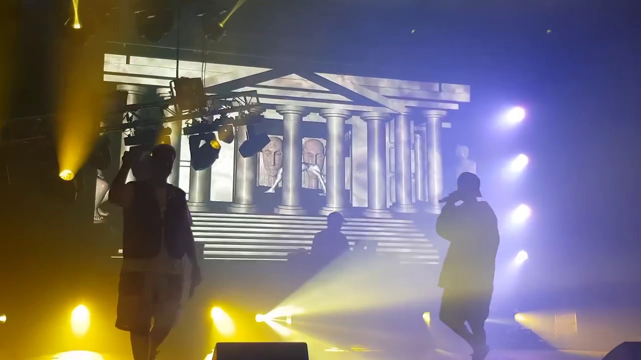 Duki (En vivo) - Ella es una G Salta 2019