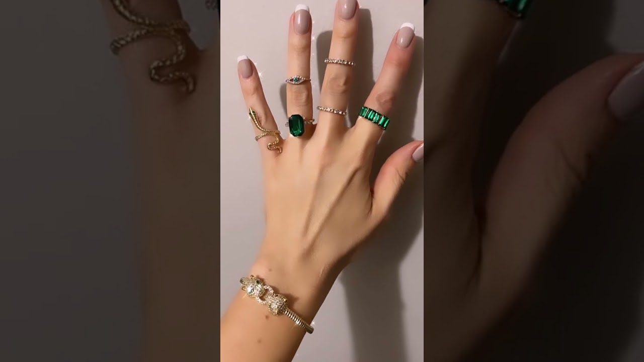 Love our new Emerald Simulation Boho Ring Set & Leopard Bracelet 🤩🤩 AlliceOnMe.shop ✨       