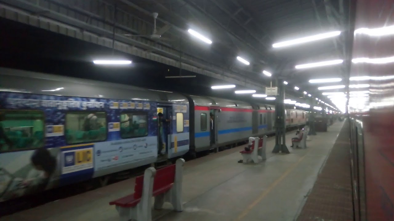 12244 Coimbatore - Chennai Central Shatabdi express entering into ...