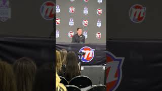 Diana Taurasis pitch to Kelsey Plum to stay with Phoenix Mercury #wnba
Read & watch more Arizona sports news online at www.sports360az.com
Twitter - @Sports360AZ
Facebook - /Sports360AZ Diana Taurasis pitch to Kelsey Plum to stay with Phoenix Mercury #wnba