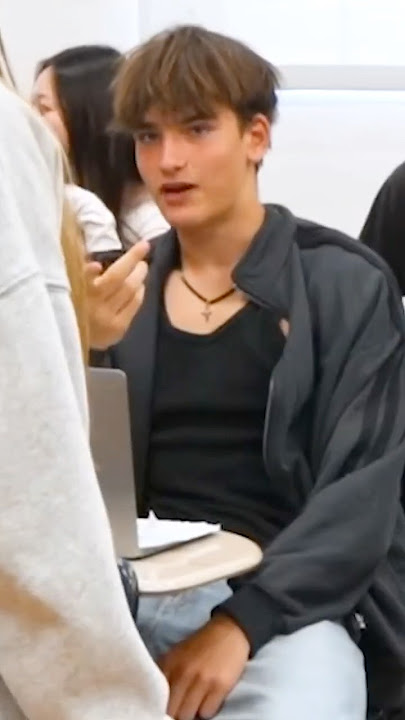 Download lagu When Salish outsmarted her bully! High School | Jordan Matter Shorts #shorts