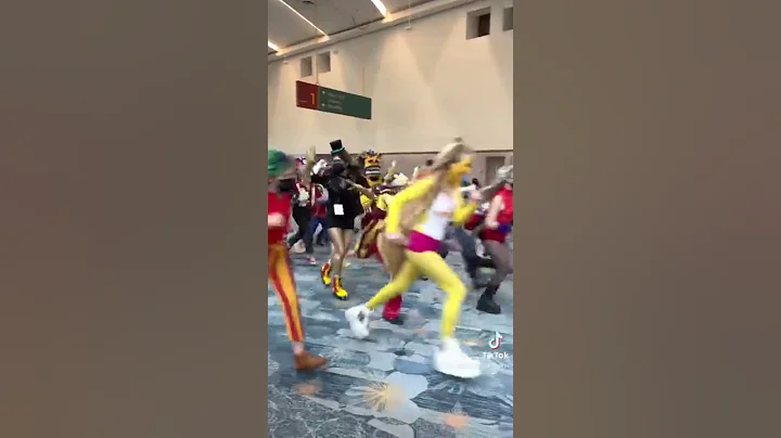 Fnaf Characters chase Gregory ( FNAF Cosplay ) (Wondercon)