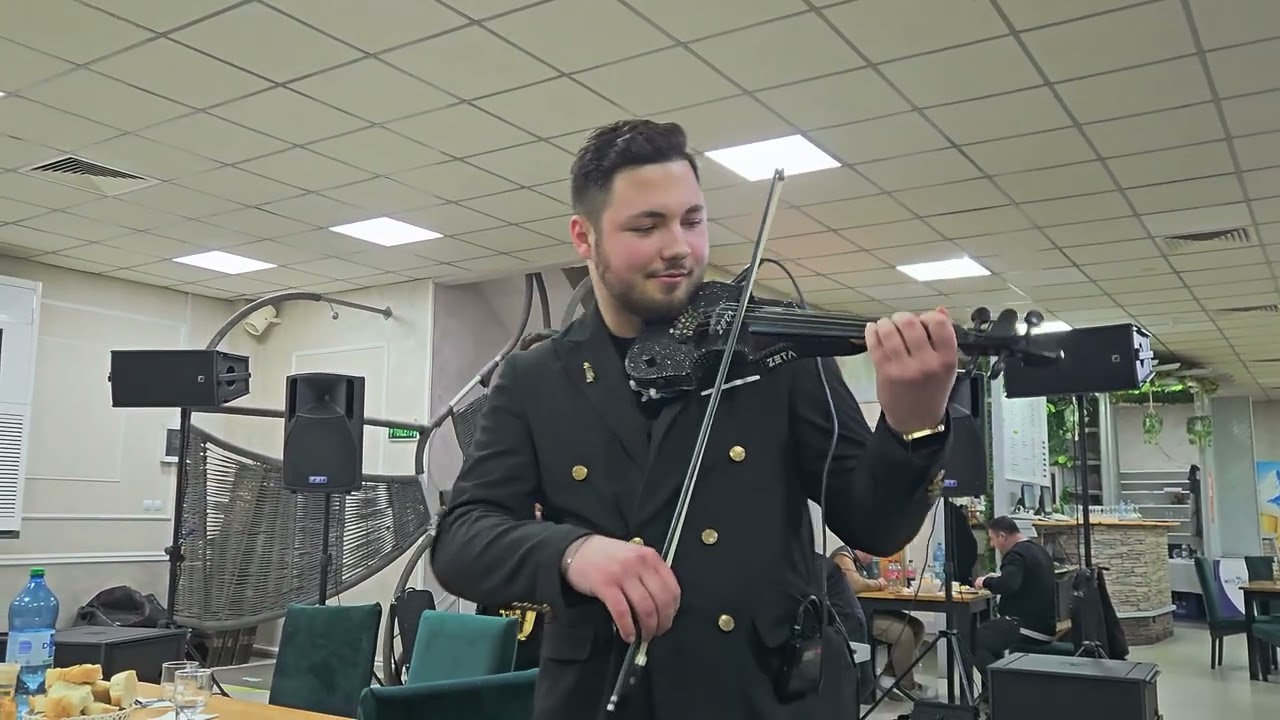 Targ Apicol Rm  Sarat 2026 , la sărbătoarea de majorat.