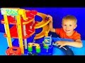 Машинки с треком и Малыш Даник - Развлекательное видео для детей с машинками