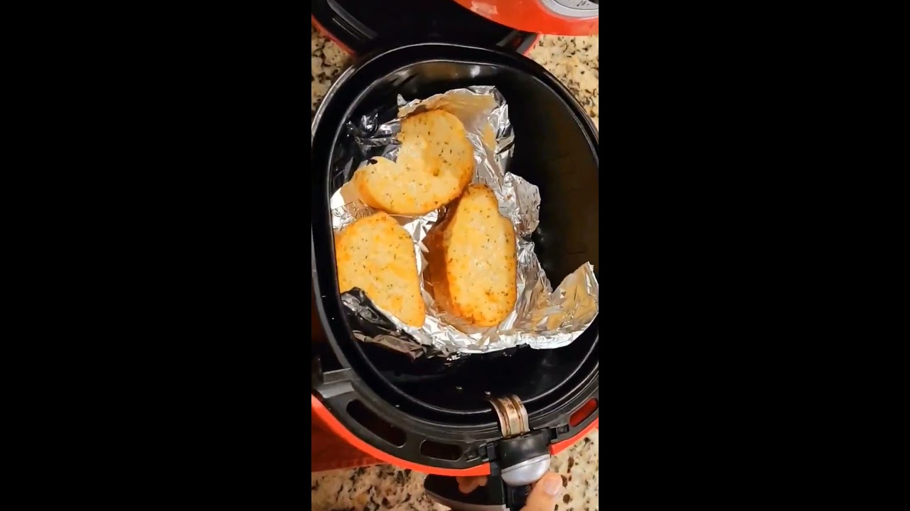 How To Airfried Frozen Texas Style Garlic Bread 