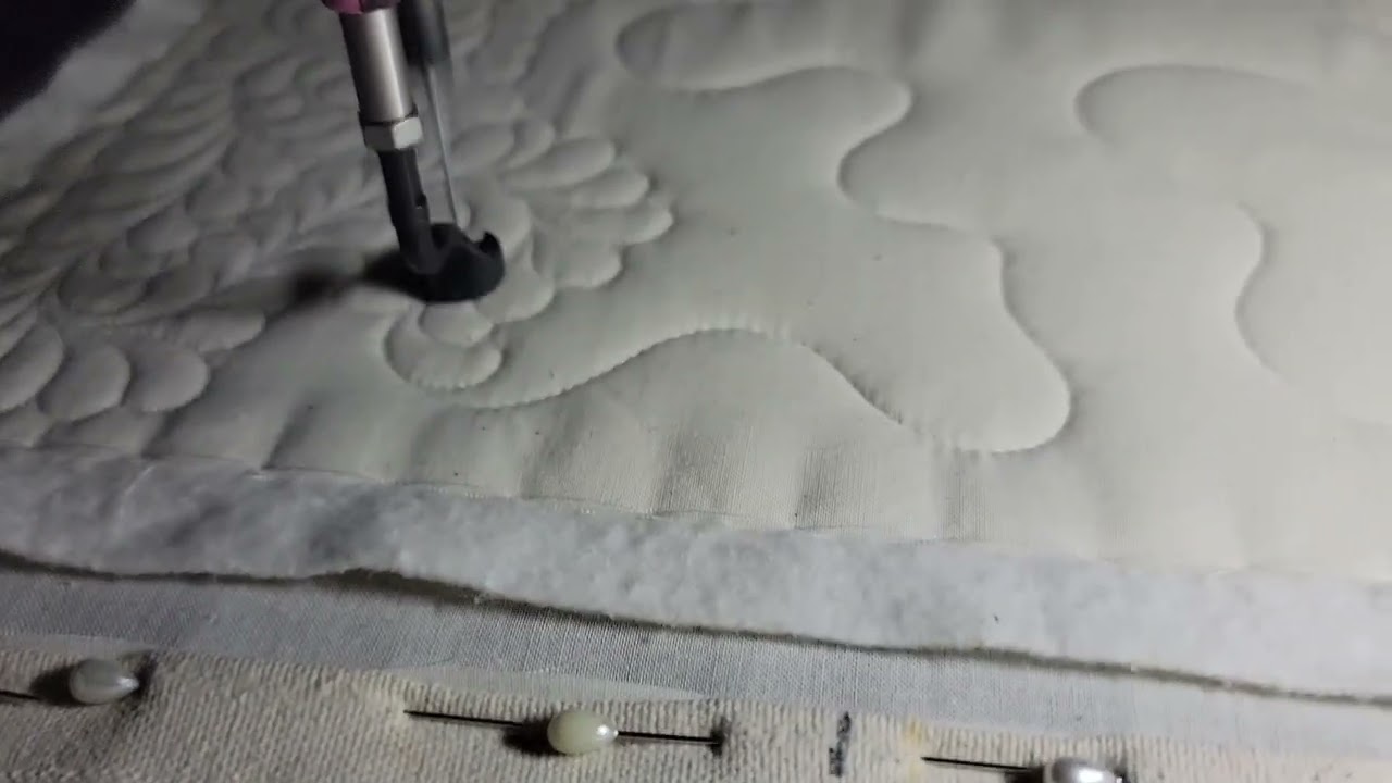 Pillow Series Part 1 - Small Feather Pillow Top Longarm Quilting Free Motion by Adria Good