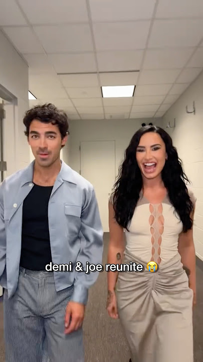 Demi Lovato sings camp rock song with Joe Jonas