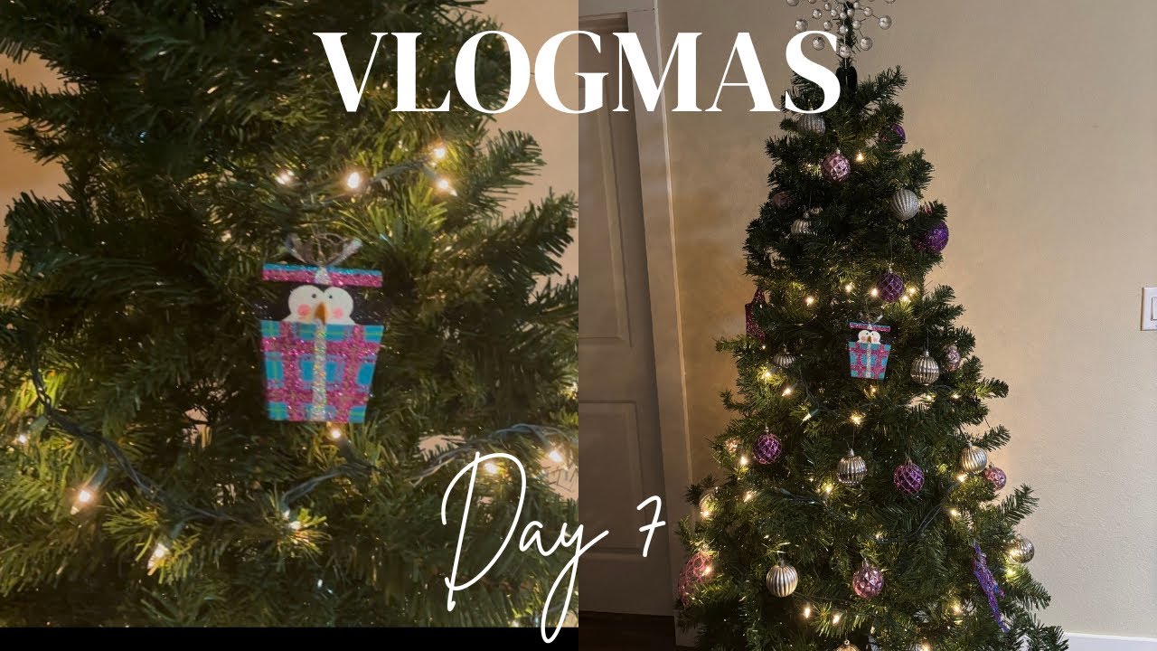Vlogmas Day 7: Decorating my Christmas tree - YouTube