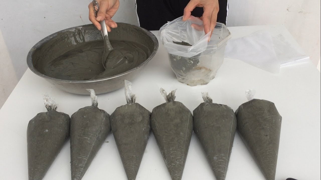 Make Cement Flower Pots From Pointed Plastic Bags / Decorating Ideas