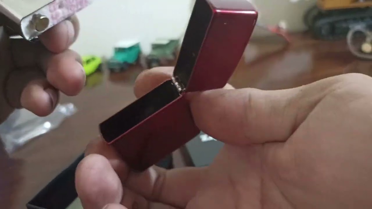 (POV) UNBOXING ZIPPO Candy Apple Red