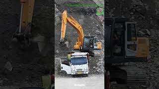 Hyundai Excavator Loading Truck #shorts #excavator #alatberat #digger #trucks #earthmover