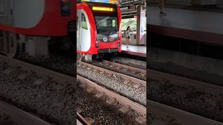 LRT 1 - 4G Trainset 29 and Trainset 30 meetup at United Nations Station. #LRT1 #LRMC #Trainspotting