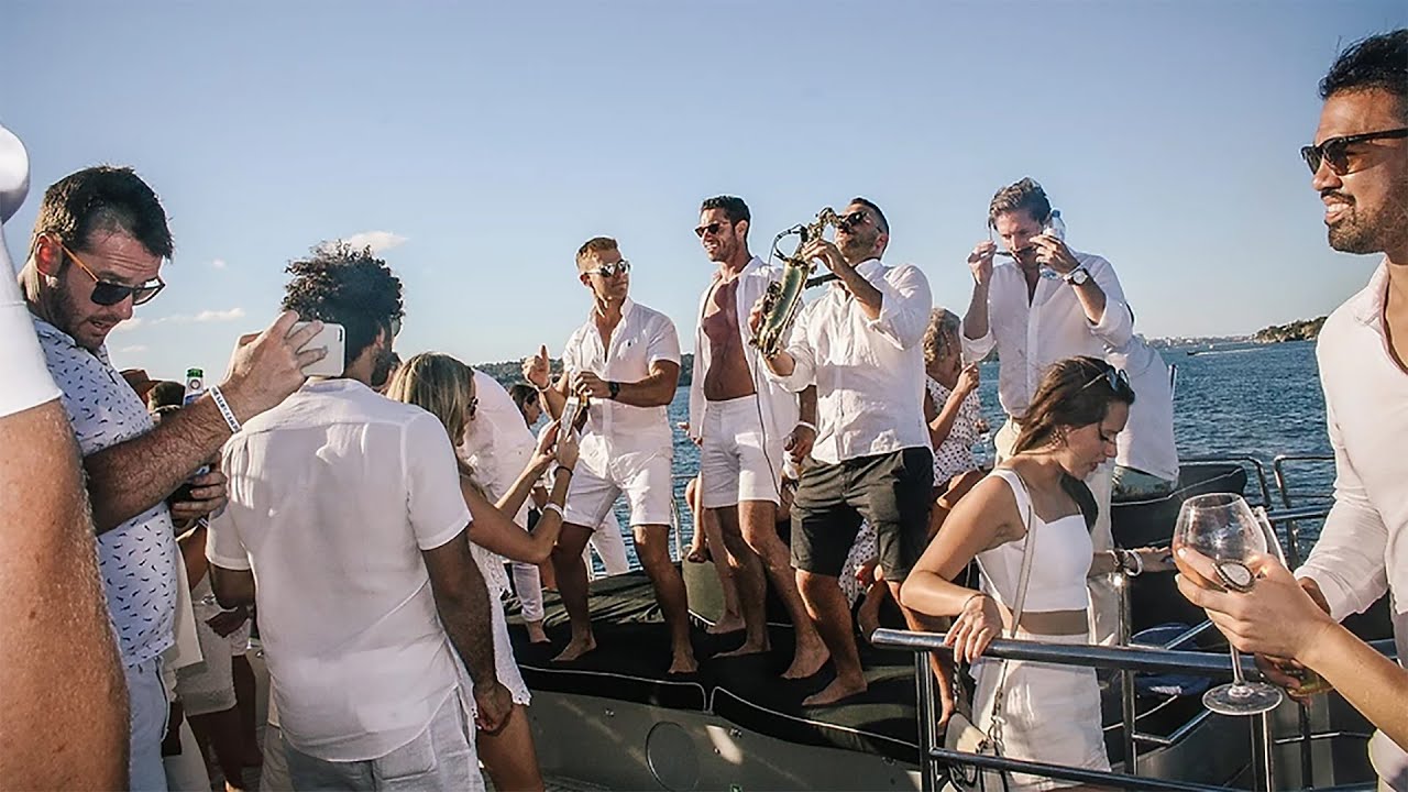 Luxury Yacht Parties on Sydney Harbour Easy Boat Hire YouTube