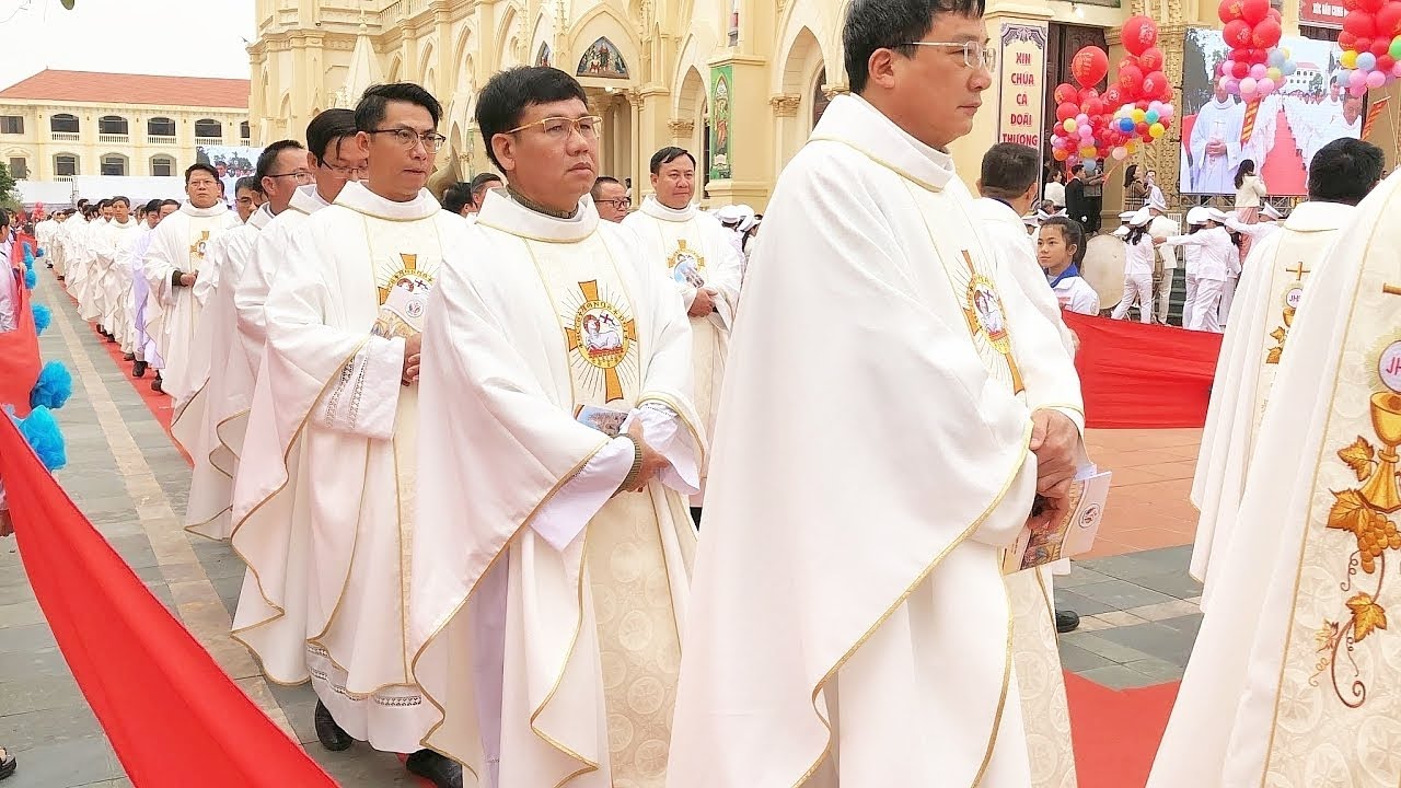 Hình Ảnh Long Trọng Ngày Tấn Phong Đền Thánh Phú An Giáo Phận Bùi Chu Đức Cha Giáo Phận Chủ Sự 