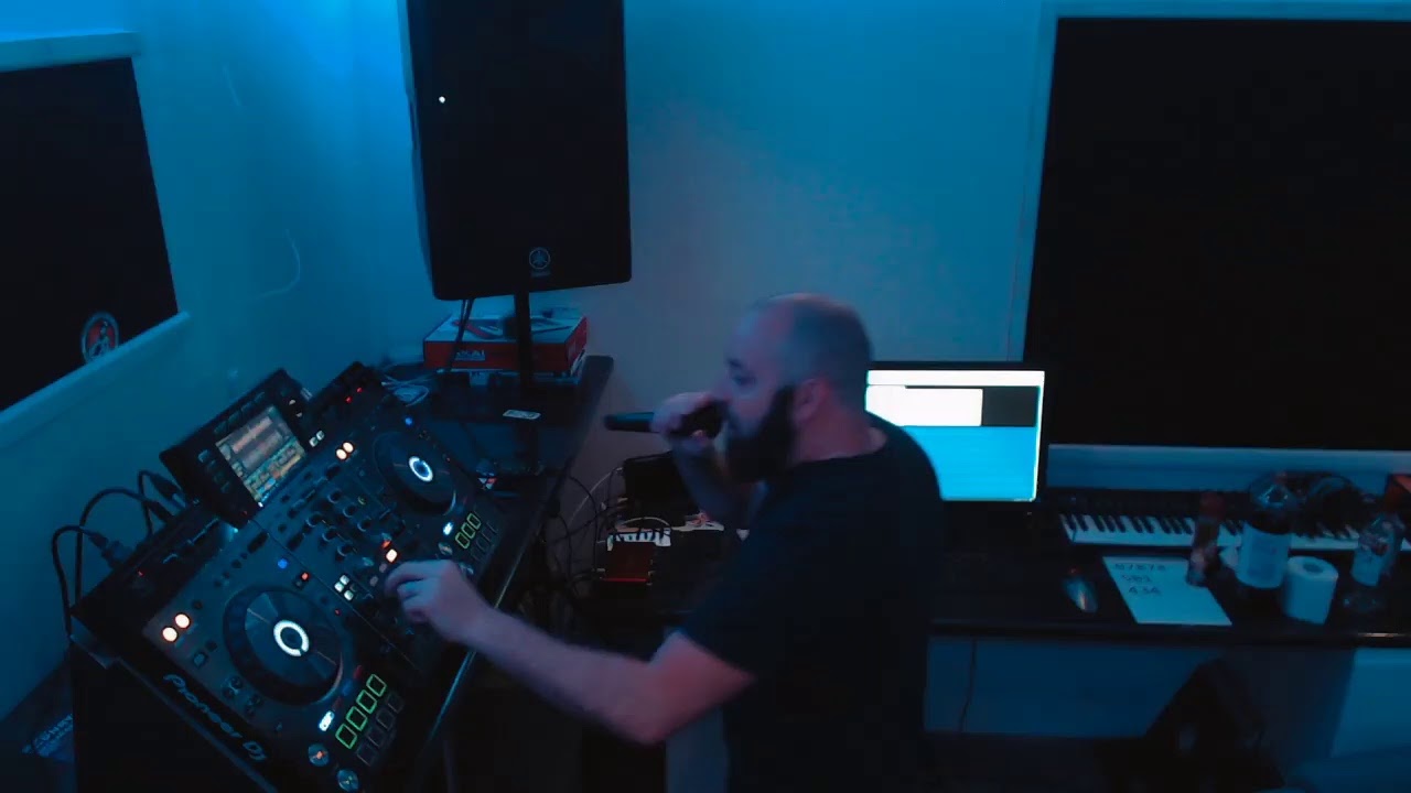 Watch UK Garage Mix 2021 (Volume 15) (https://www.dahabradio.co.uk) on YouTube Watch UK Garage Mix 2021 (Volume 15) (https://www.dahabradio.co.uk) on YouTube