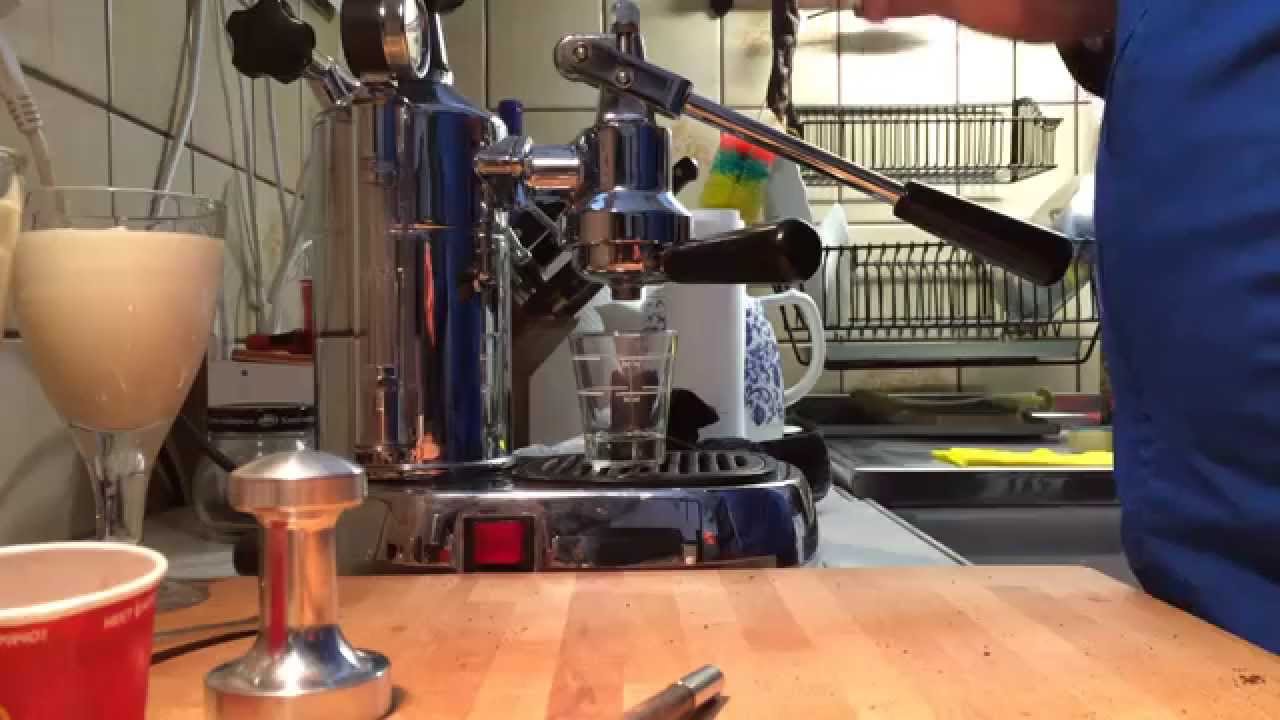 Espresso shot with La Pavoni & Porlex tall hand grinder YouTube