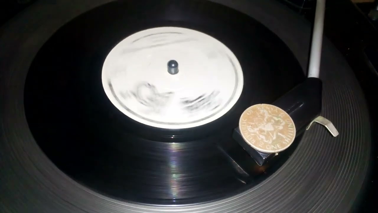 MINDONDO YA KOSUANA NA MOBALI. BY MUJOS . OK JAZZ . LABLE-PATHI 1006