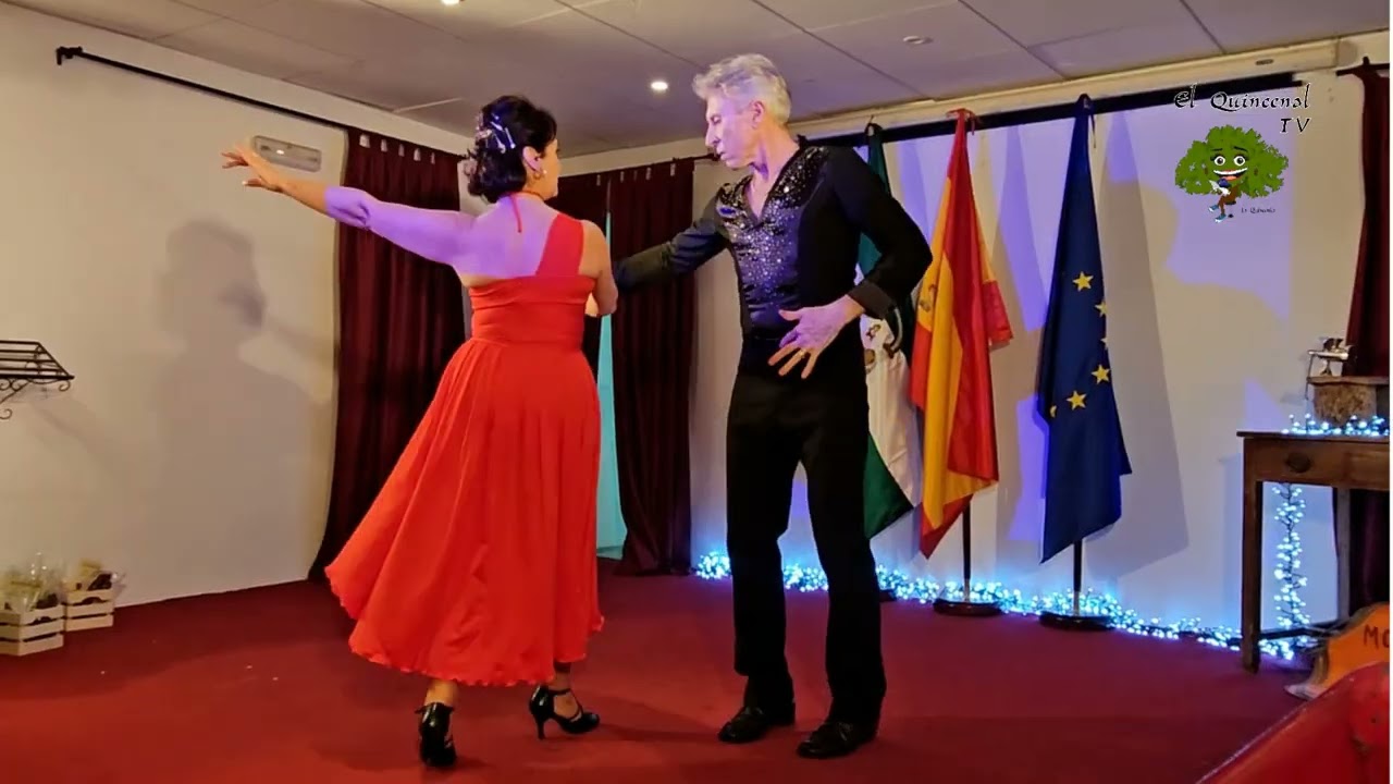 Bartolomé y Lola de Villanueva de Córdoba bailando un Bolero en la Fiesta de la Morcilla de Azuel